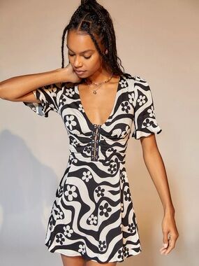 Urban Outfitters - Aritha Hook & Eye  Black and Cream Floral Mini Dress